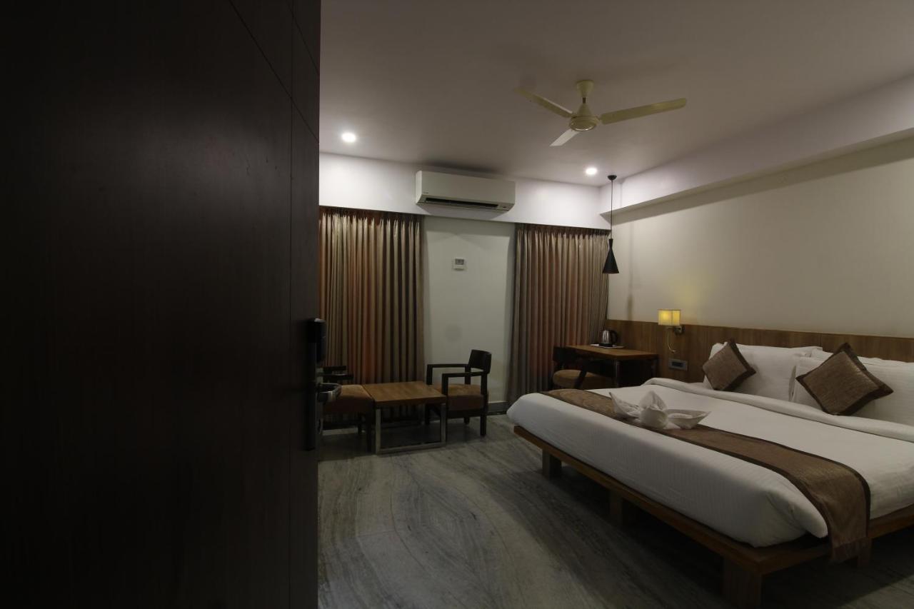 Treebo Seaesta Rk Beach Visakhapatnam Exteriör bild