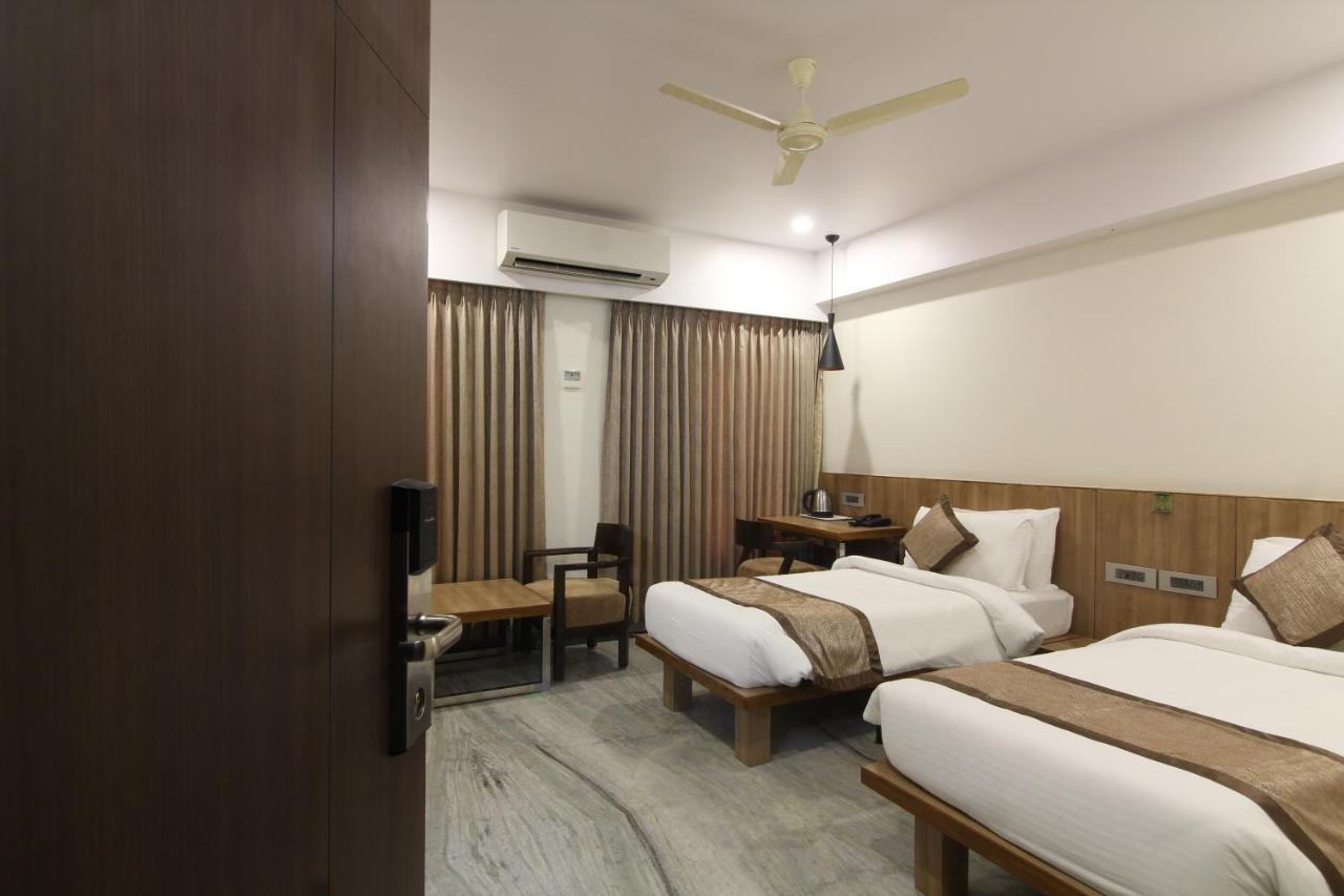 Treebo Seaesta Rk Beach Visakhapatnam Exteriör bild